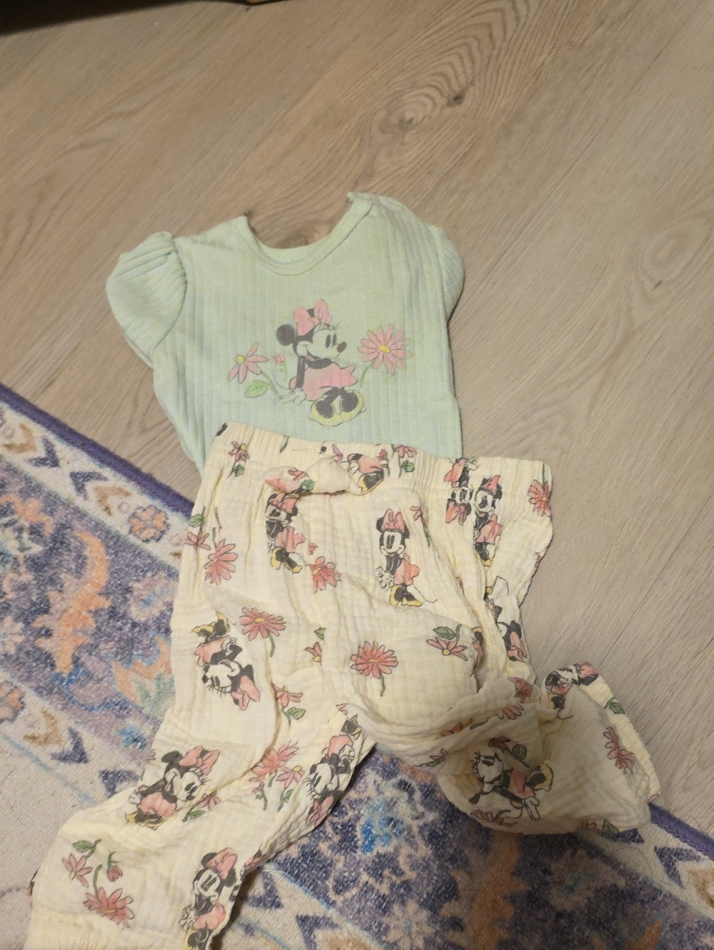 Disney Minnie Mouse Green Top with Cream Floral Pants Pajama Set